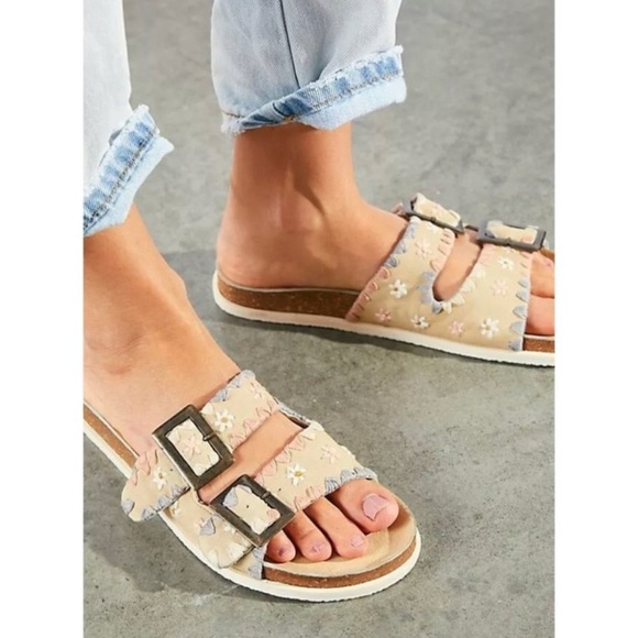 FREE PEOPLE Wildflowers Footbed Embroidered Floral Leather Slide Sandals Size 38 - Picture 3 of 10